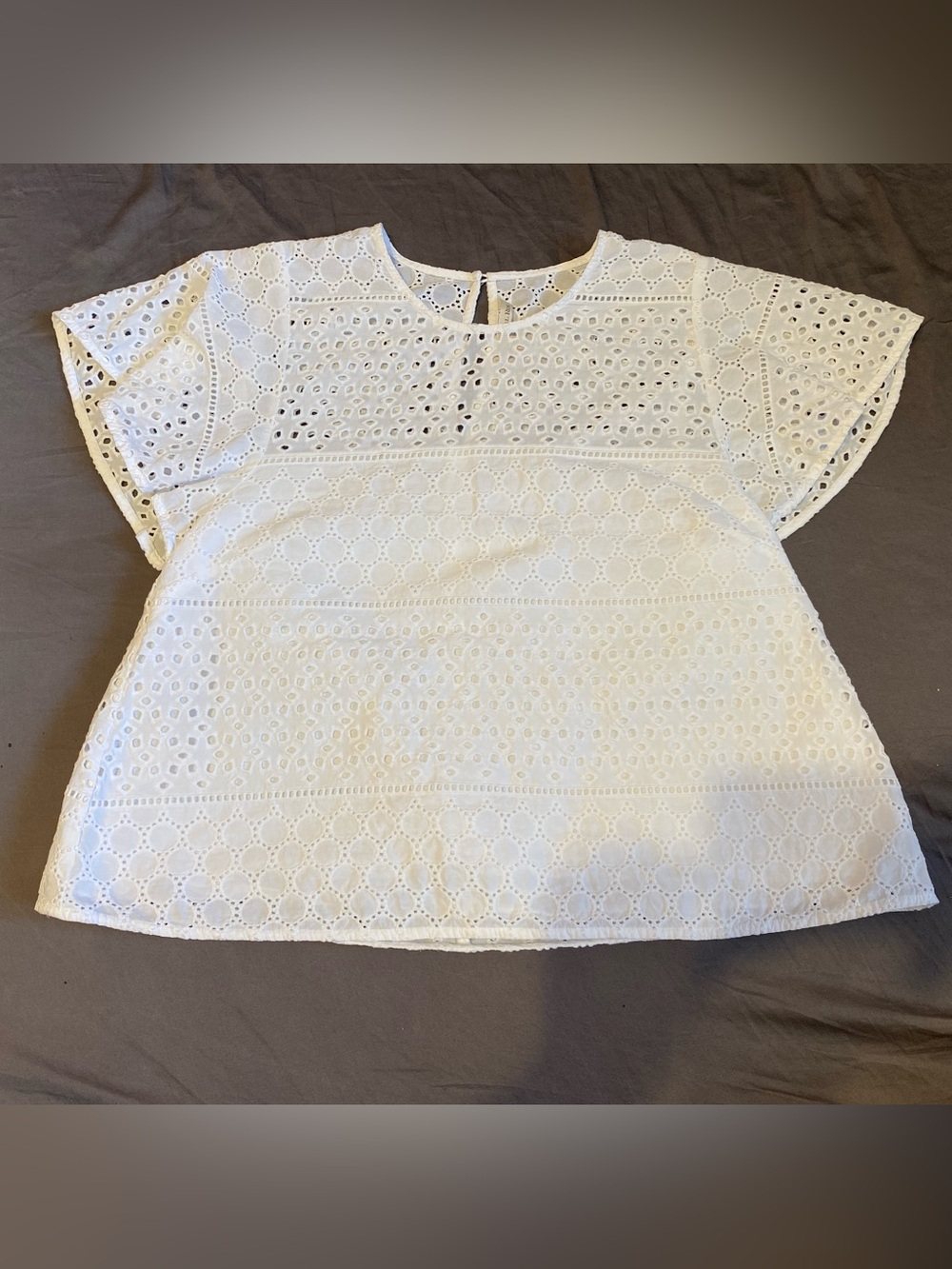 RACHEL Rachel Roy white eyelet lace short sleeve blouse, size medium